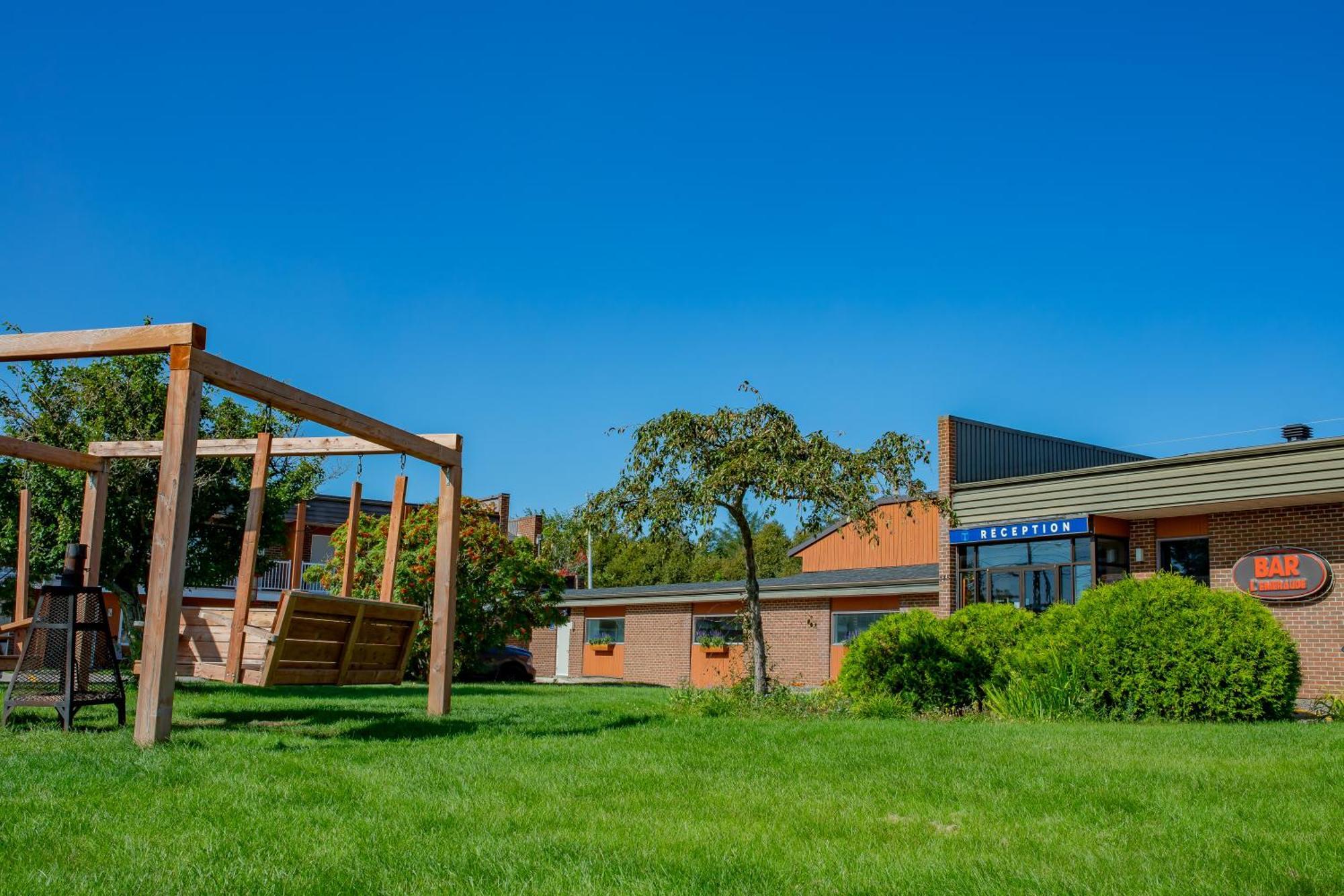 Complexe Hotelier Pelchat Les Escoumins Exterior foto