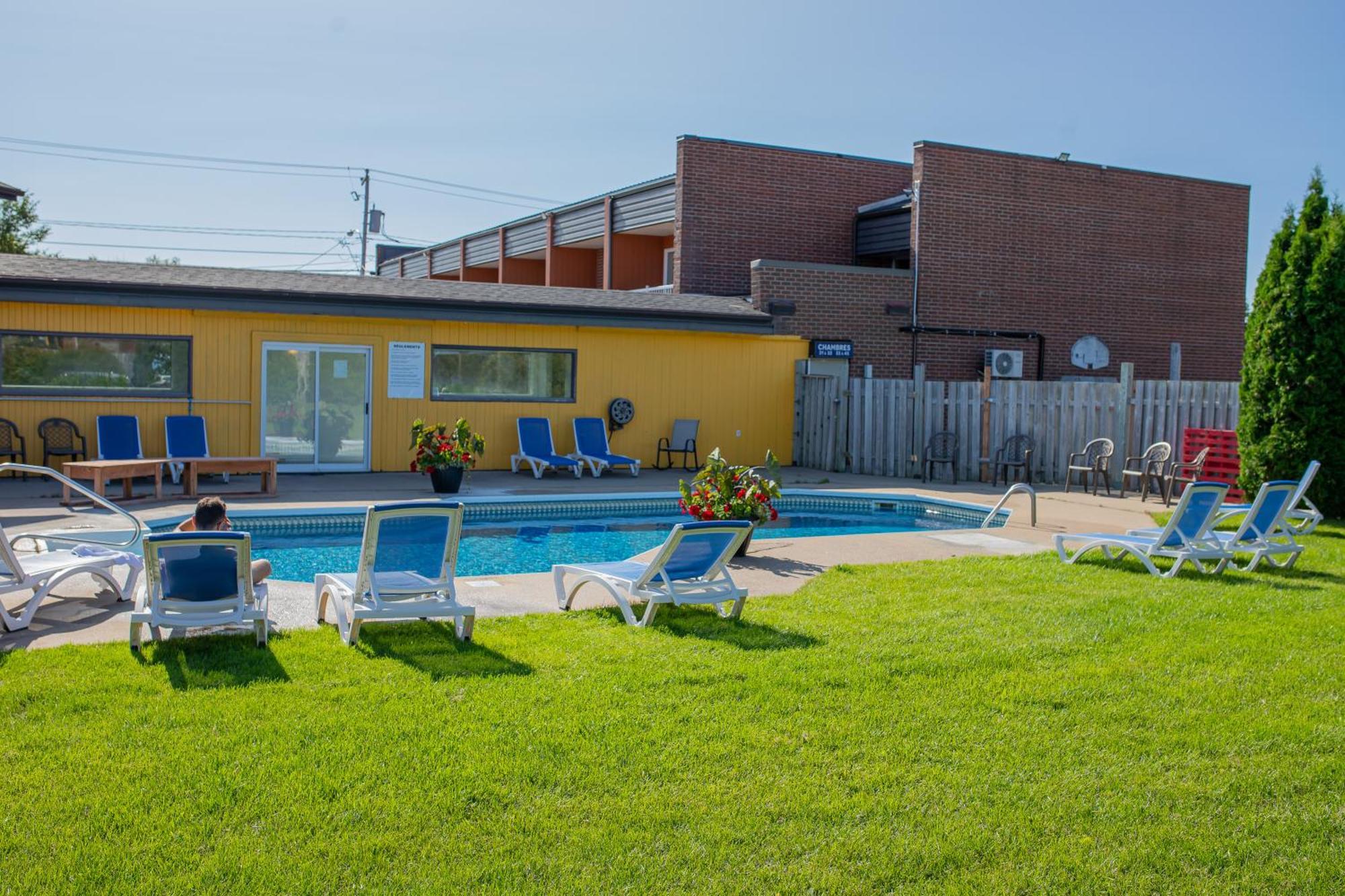 Complexe Hotelier Pelchat Les Escoumins Exterior foto