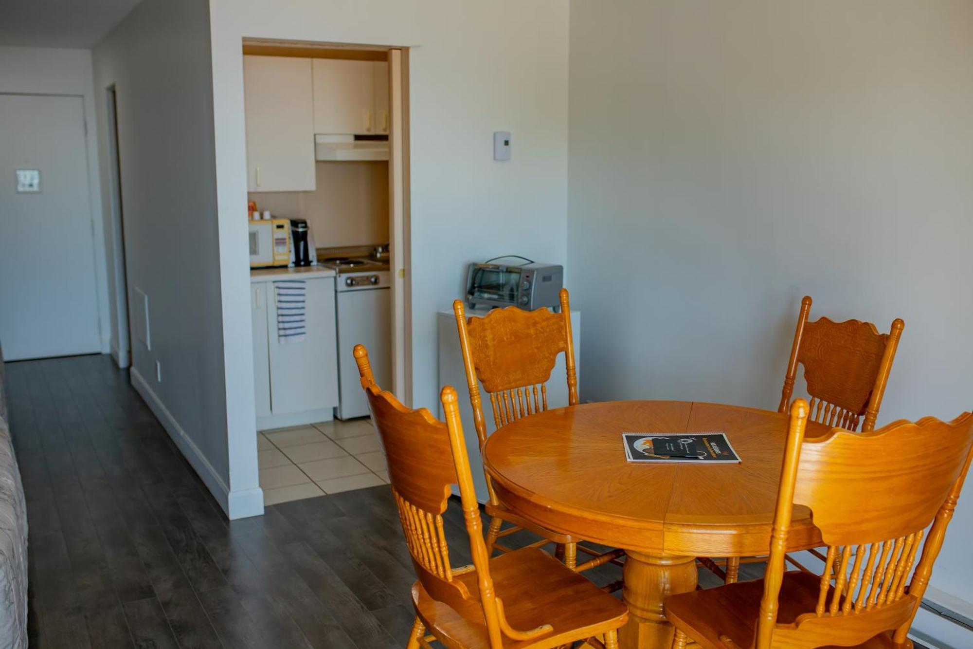 Complexe Hotelier Pelchat Les Escoumins Exterior foto