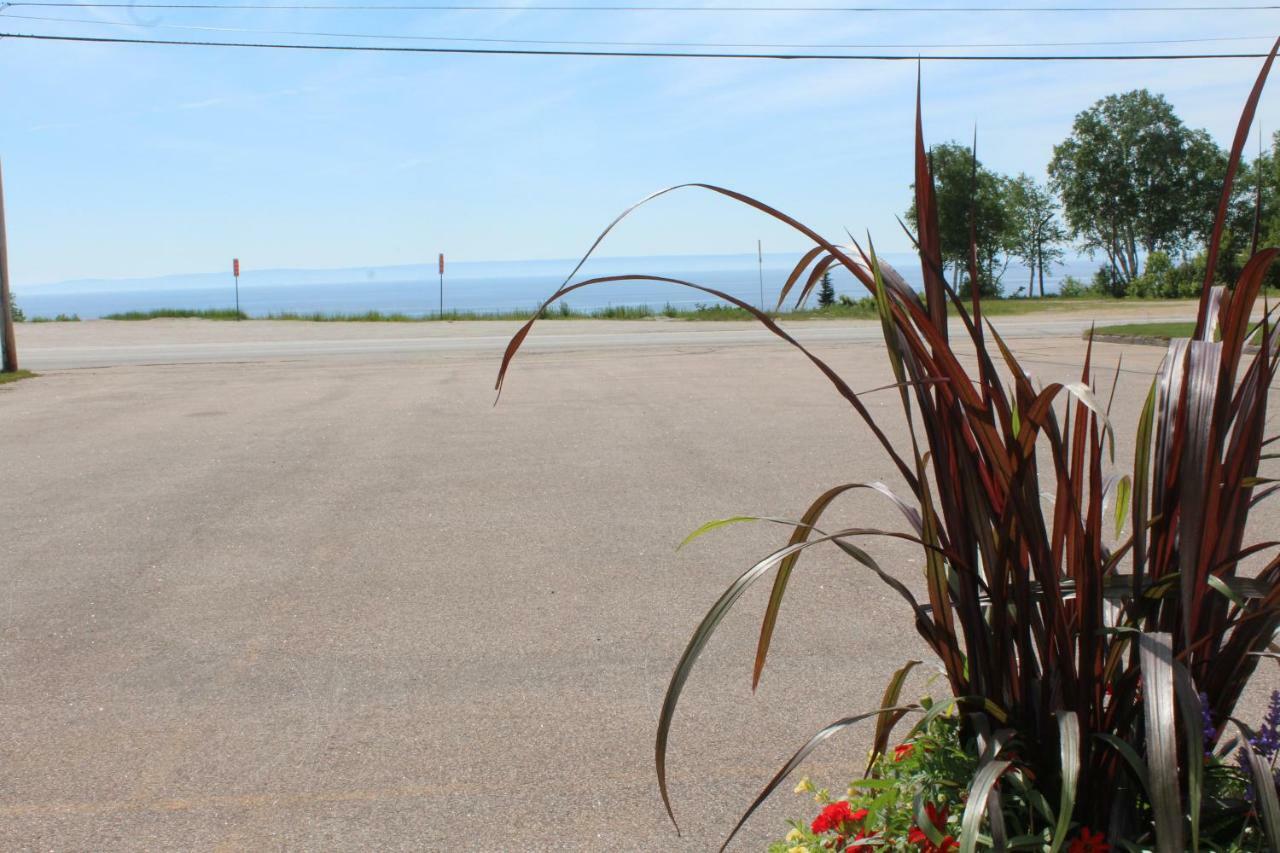 Complexe Hotelier Pelchat Les Escoumins Exterior foto